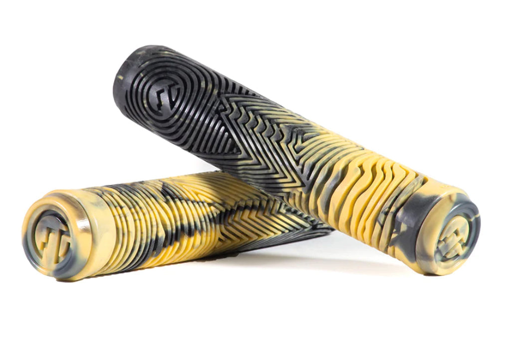 north-grips-industry-black-yellow-swirl-trottinette-scooter